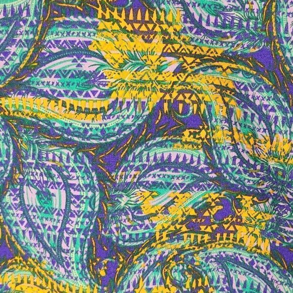 LuLaRoe Randy Tee Unisex Purple Paisley Print Medium Shirt Top Raglan Sleeve - Picture 2 of 8